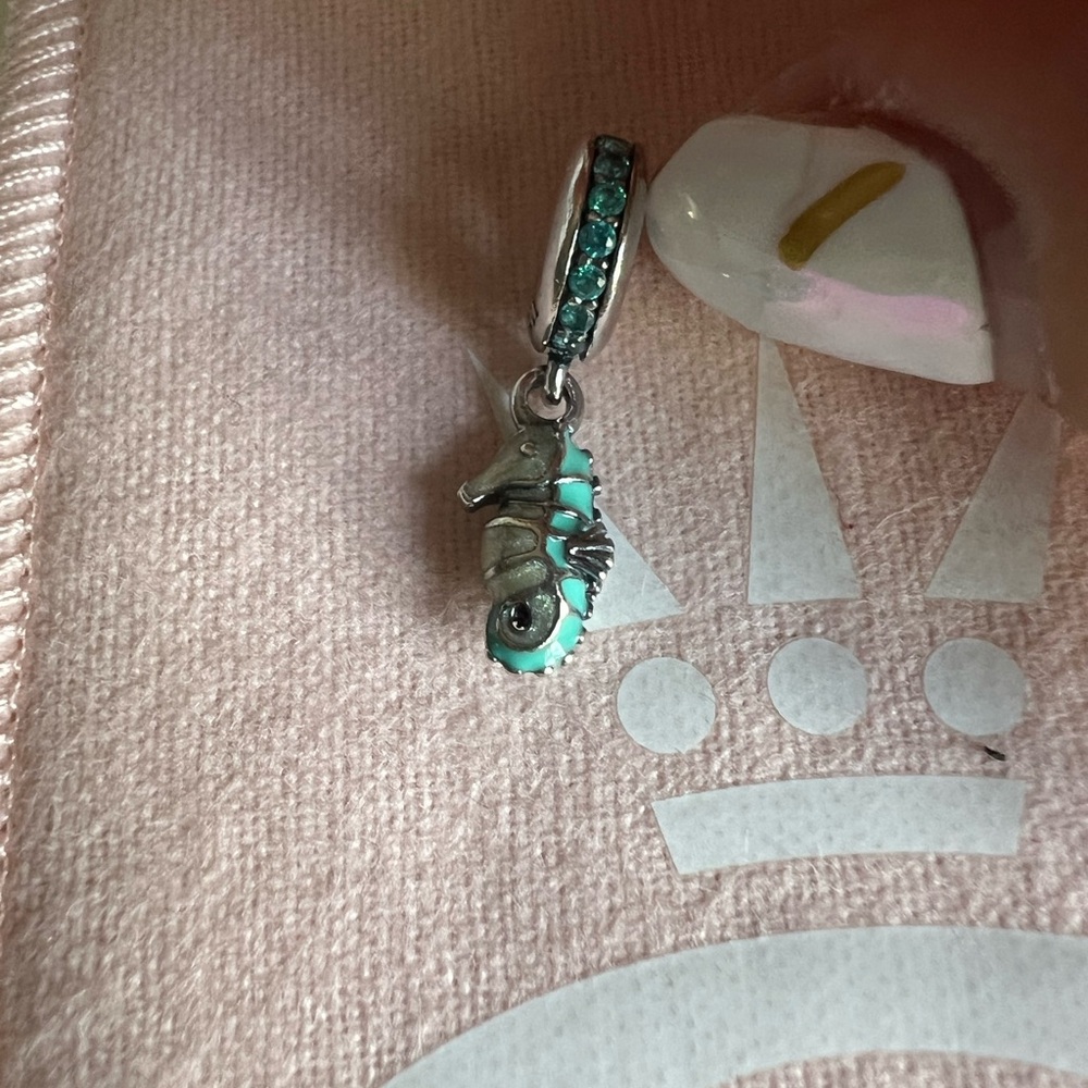 Pandora seahorse charm